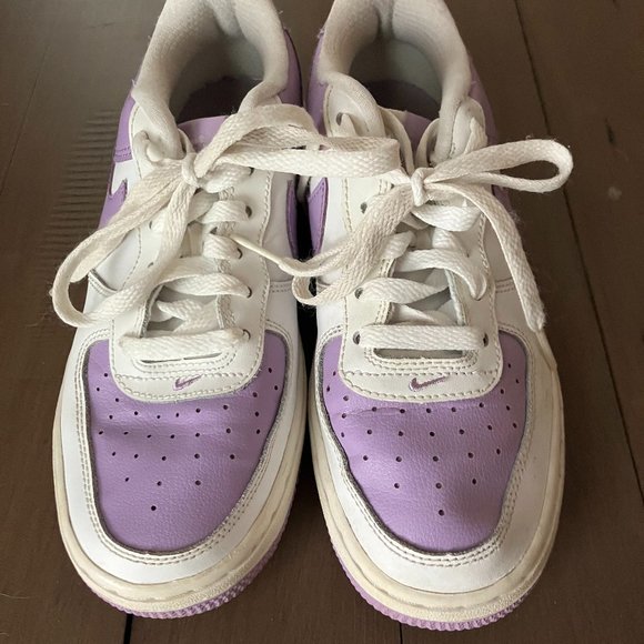White and Purple Nike Air Force Sneaker 4.5 Youth - Picture 4 of 4
